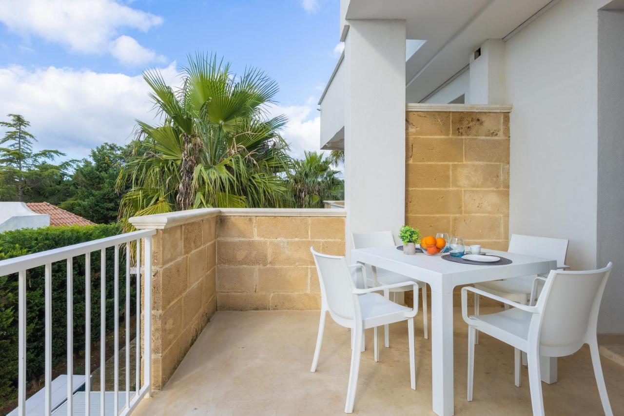 Aparthotel Residence Ludovica - Piscina Panoramica Vista Mare Санта Мария ал Баньо Екстериор снимка
