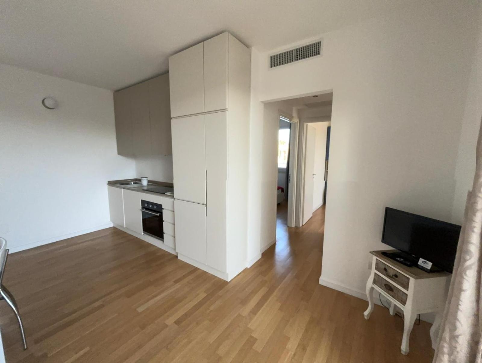 Aparthotel Residence Ludovica - Piscina Panoramica Vista Mare Санта Мария ал Баньо Екстериор снимка